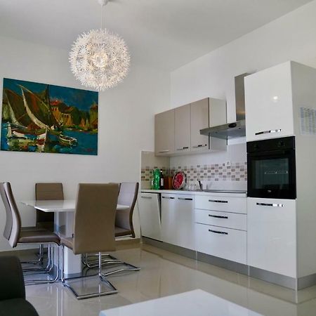 Sesar Apartments Krk - No. 1 Iva Krk Town Dış mekan fotoğraf