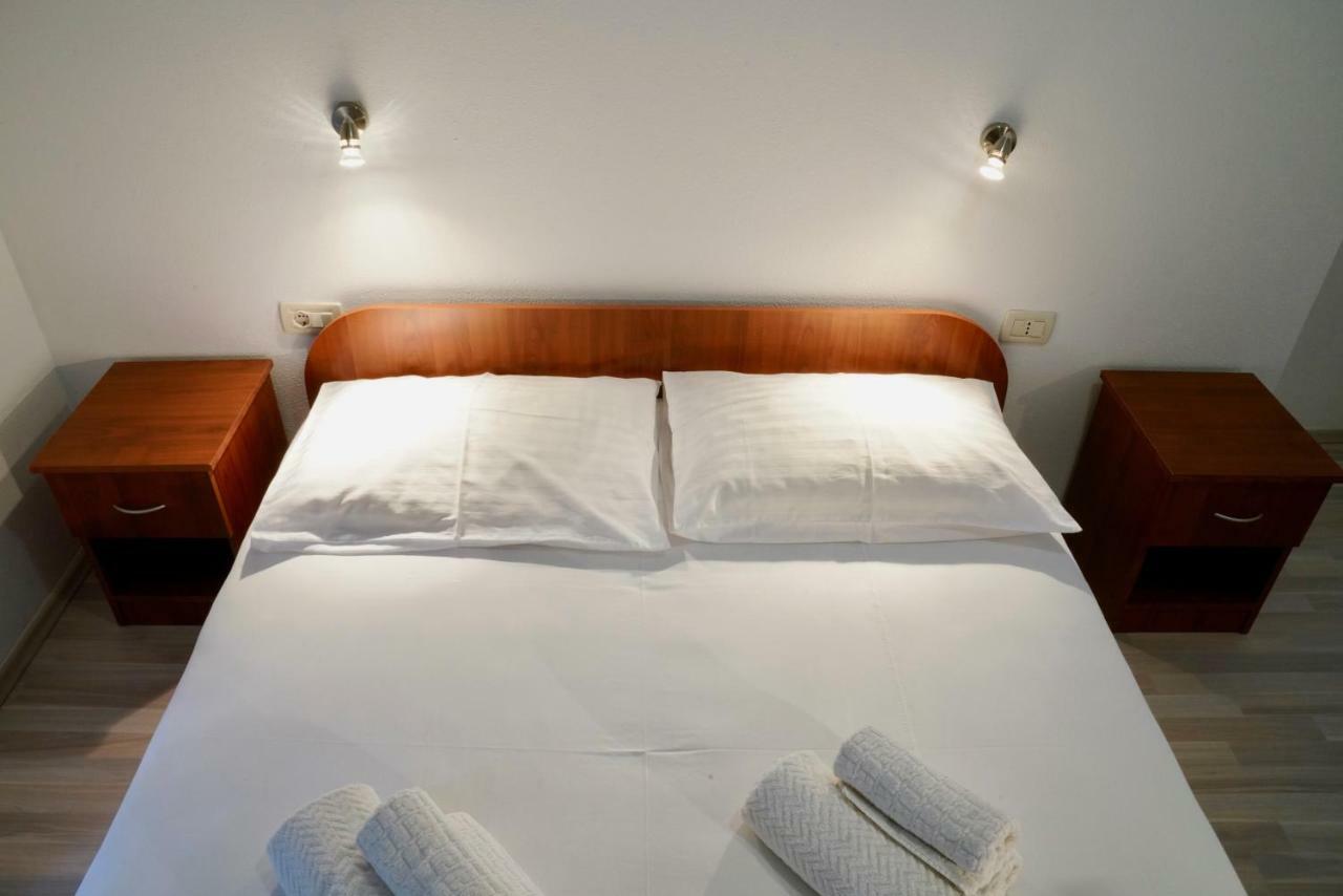 Sesar Apartments Krk - No. 1 Iva Krk Town Dış mekan fotoğraf